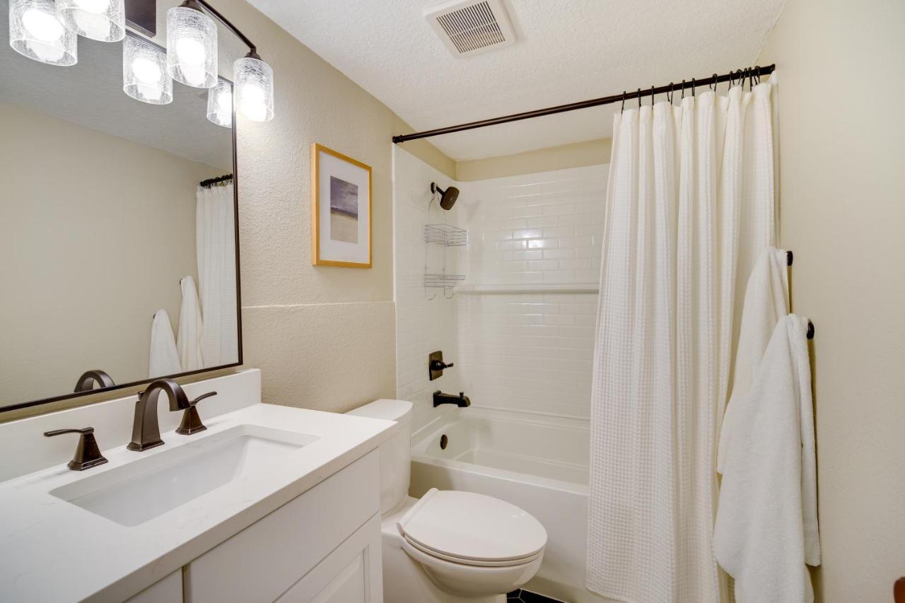 Oceanfront Satellite Beach Condo With Balcony, Views Luaran gambar